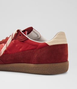 TB.490 RIFE AG SHEEN RED SUEDE