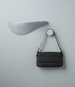 FIGURE YOU OUT AX BLACK LEATHER