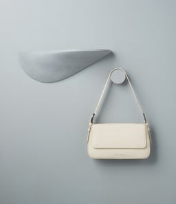 FIGURE YOU OUT AX CHALK LEATHER