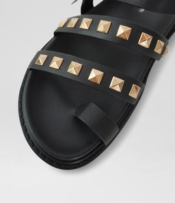 CHUNKY STUD SANDAL B2 BLACK LEATHER
