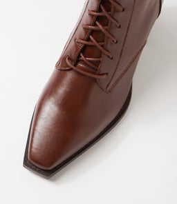 JUMPING SHIP B2 CHOCOLATE LEATHER