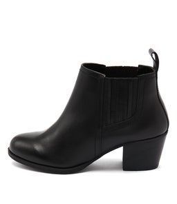 AUGUST BLACK LEATHER