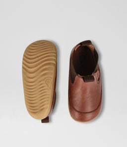 SU TRAVELER BQ TOFFEE LEATHER