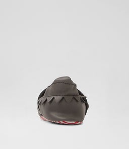 SS FIN BQ CHARCOAL LEATHER