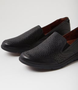 LIDIA SLIP ON C2 BLACK BURNISHED LEATHER