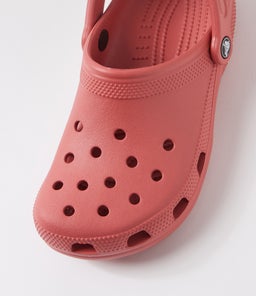 CLASSIC CLOG W CC STRAWBERRY WINE CROSLITE