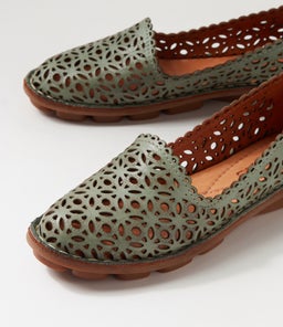LYYON CF SEAFOAM LEATHER