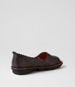 NLYSANDER CF BLACK LEATHER
