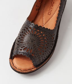 NLYSANDER CF BLACK LEATHER