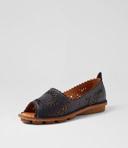 NLYSANDER CF NAVY LEATHER