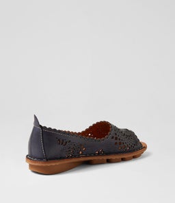 NLYSANDER CF NAVY LEATHER