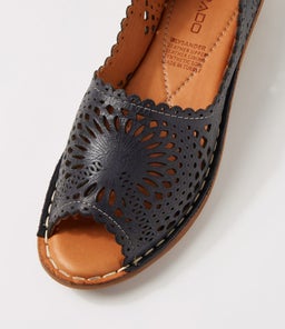 NLYSANDER CF NAVY LEATHER