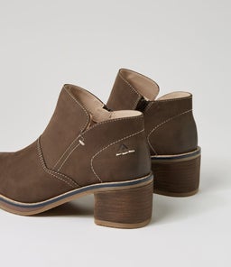 ACRES CF DARK BROWN LEATHER