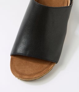 TAHOMA CF BLACK LEATHER