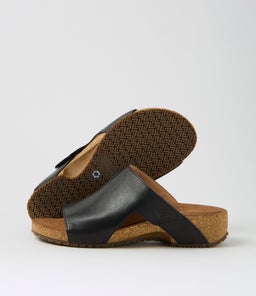 TAHOMA CF BLACK LEATHER