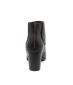 DEIGHT DF BLACK LEATHER