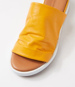 EHBRIT DF YELLOW LEATHER