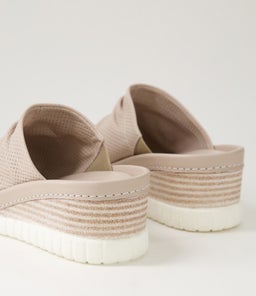 COLLECTS DF TAUPE LEATHER