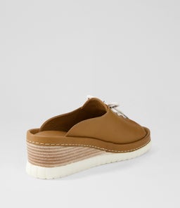 CONFIDENT DF TAN LEATHER