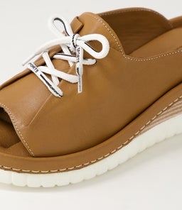CONFIDENT DF TAN LEATHER