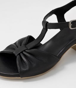 EMIN DF BLACK LEATHER