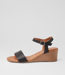 POSSIEE DF BLACK LEATHER