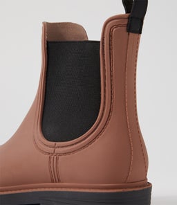 LAURINA2 DF CHOC BLACK SOLE GUMBOOT