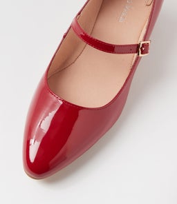 OVALE DF DEEP RED PATENT LEATHER