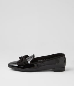 POETNESS DF BLACK PATENT LEATHER