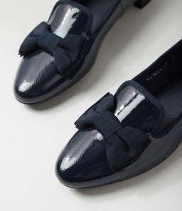 POETNESS DF NAVY PATENT LEATHER