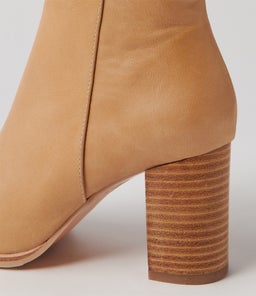 ASTRONOMY CAPPUCCINO LEATHER