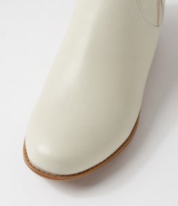 RUDO ALMOND NATURAL LEATHER FUR