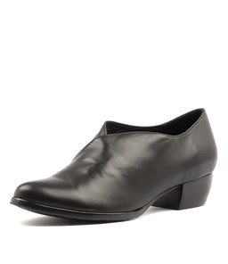 TRACKM BLACK LEATHER