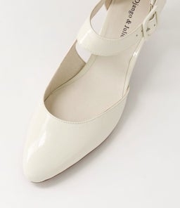 TRINITIES IVORY PATENT LEATHER