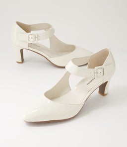 TRINITIES IVORY PATENT LEATHER