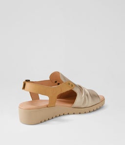 MADIS DJ CHAMPAGNE DK TAN LATTE SOLE LEATHER