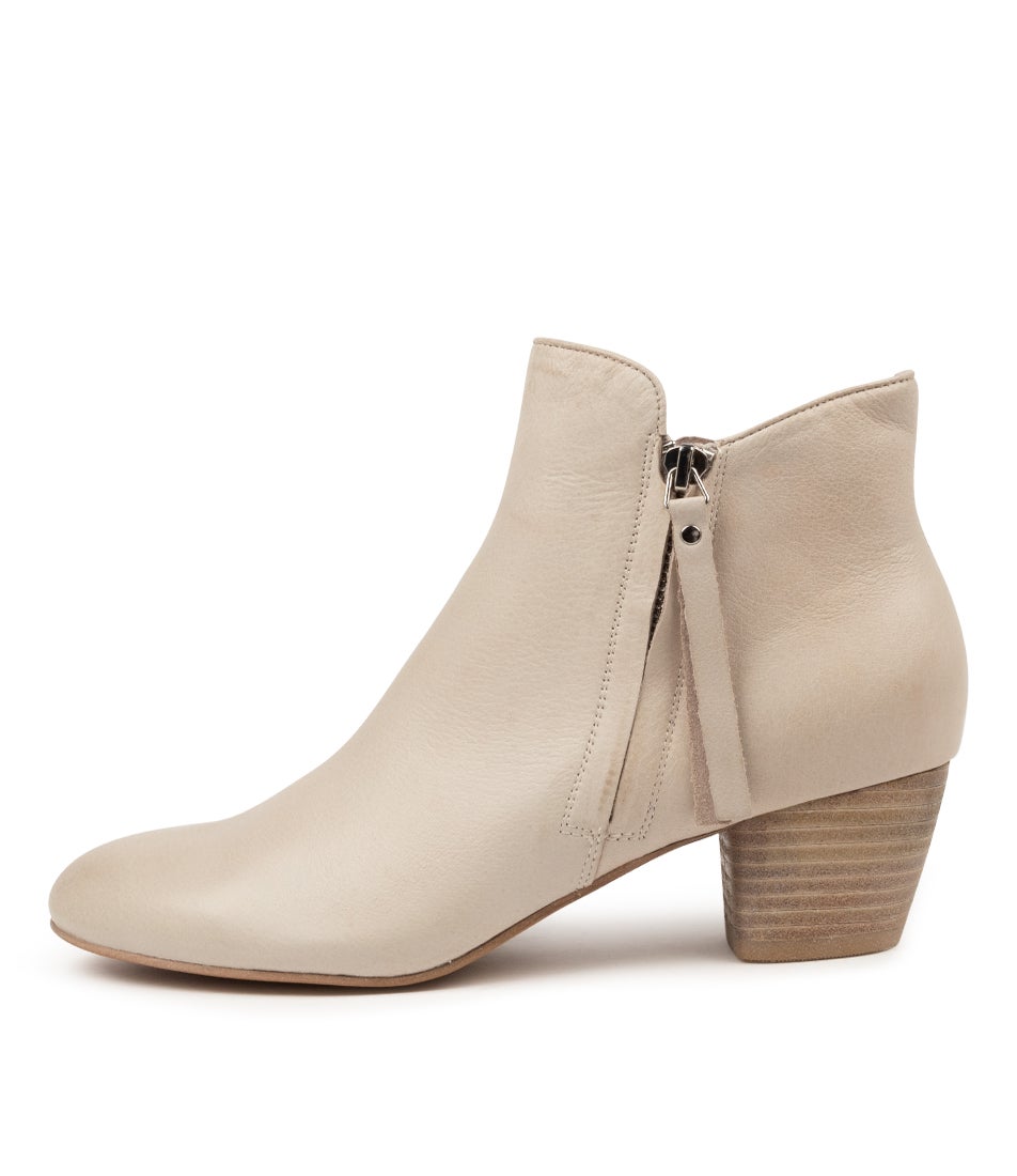 Demanse Nougat Leather