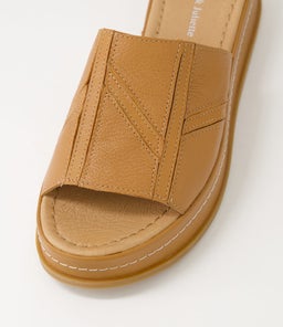 WATTE DJ DK TAN LEATHER