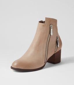 SLAINE DJ SMOKE CHOC HEEL LEATHER