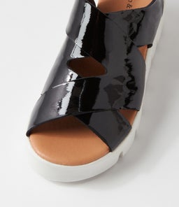 RIKU DJ BLACK NATURAL&WHITE PATENT SOLE