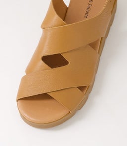 RIKU DJ DK TAN TOFFEE SOLE LEATHER