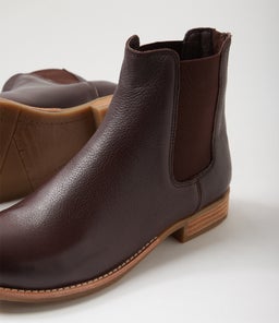 CYBILL DJ CHOC TUMBLE LEATHER