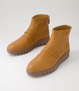 MARCHETA DJ DK TAN LT CHOC SOLE LEATHER
