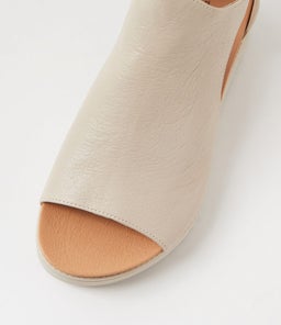 AMBATTO DJ ALMOND ALMOND SOLE LEATHER