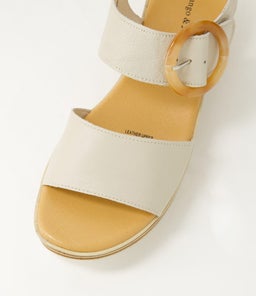 CUBBIE DJ ALMOND LEATHER