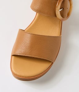 CUBBIE DJ DK TAN LEATHER