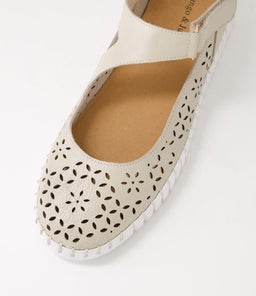 HASHTAG DJ ALMOND WHITE SOLE LEATHER