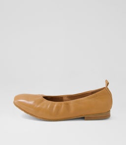 MOMLEY DJ DK TAN LEATHER