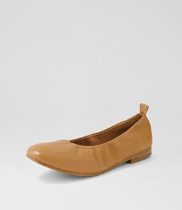 MOMLEY DJ DK TAN LEATHER