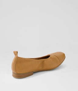 MOMLEY DJ DK TAN LEATHER